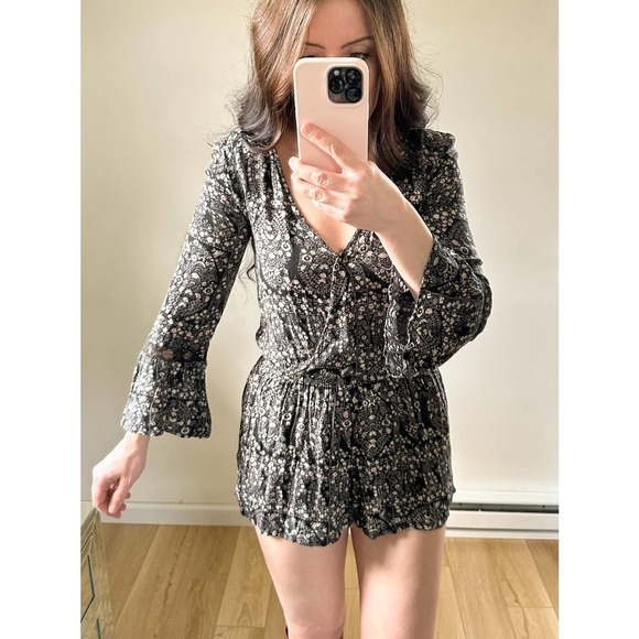 American Eagle Outfitters Black Pink Ditzy Floral Boho Romper sz XXS - Picture 4 of 13